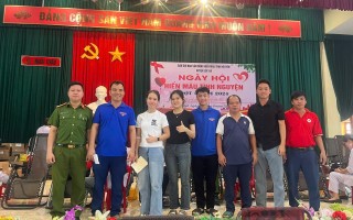 Thanh niên Ích Hậu tham gia hiến máu tình nguyện